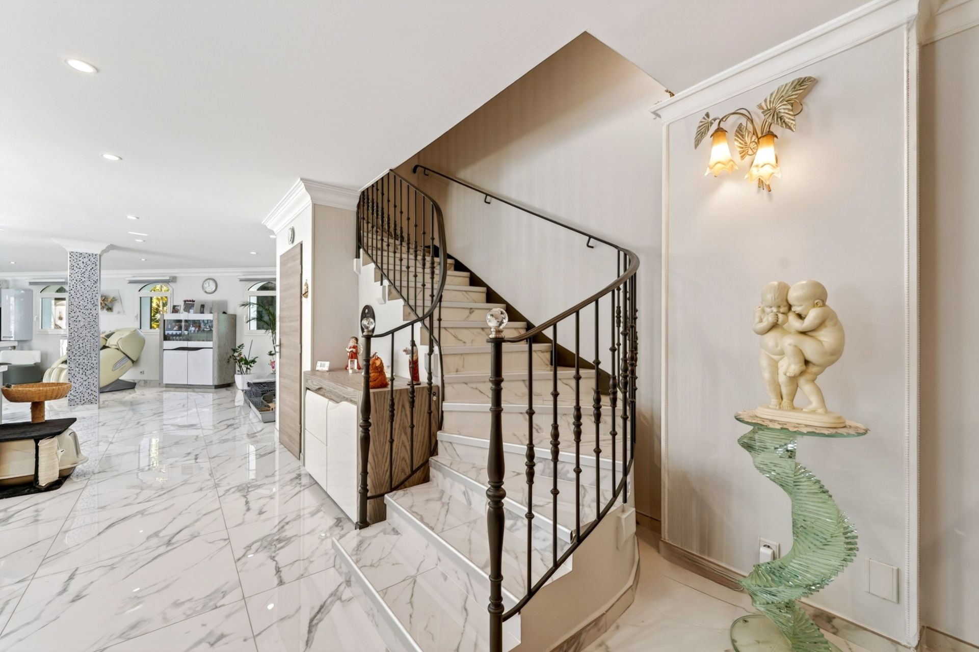 house 5 Rooms for sale on GEMENOS (13420)