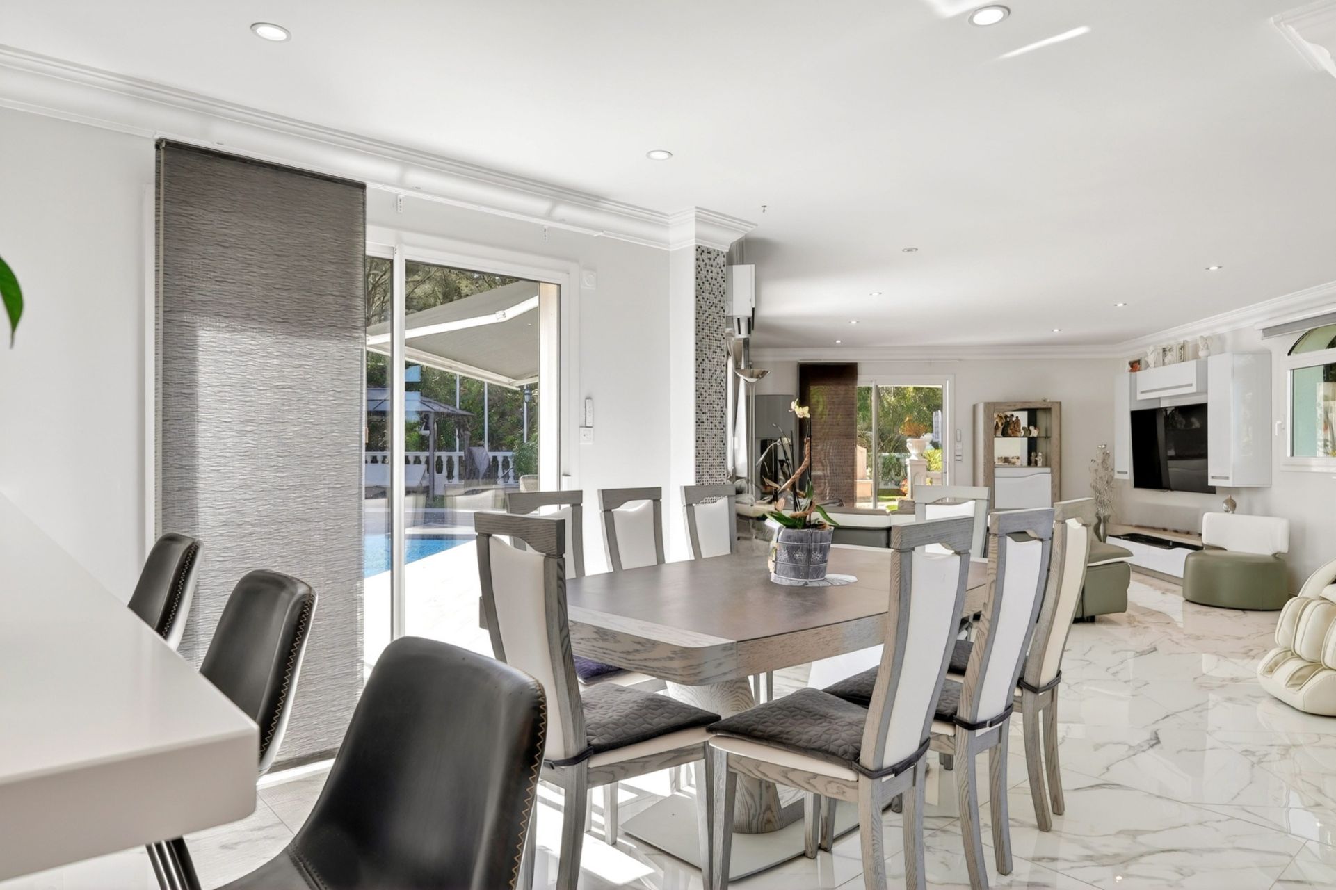 house 5 Rooms for sale on GEMENOS (13420)