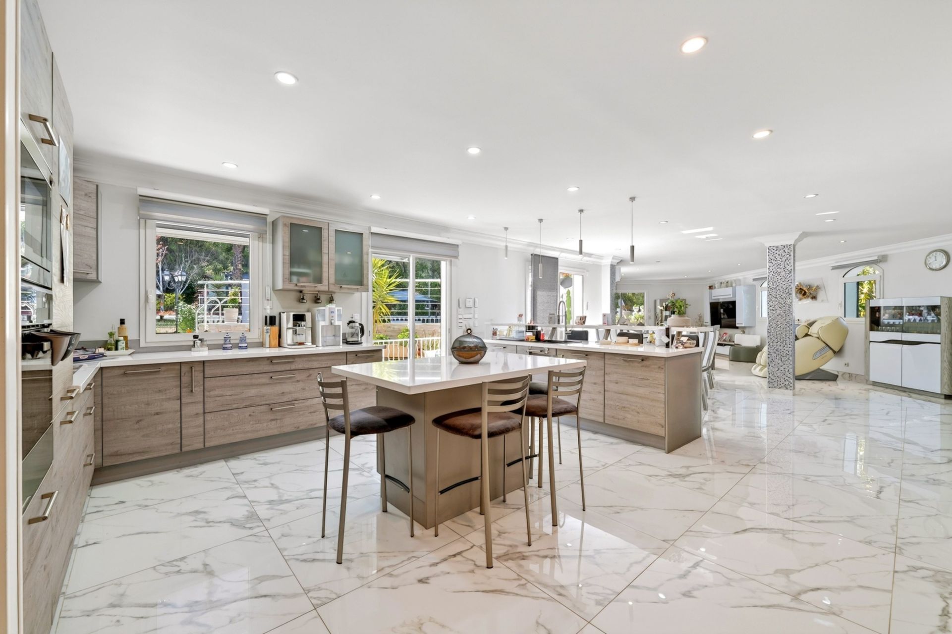 house 5 Rooms for sale on GEMENOS (13420)