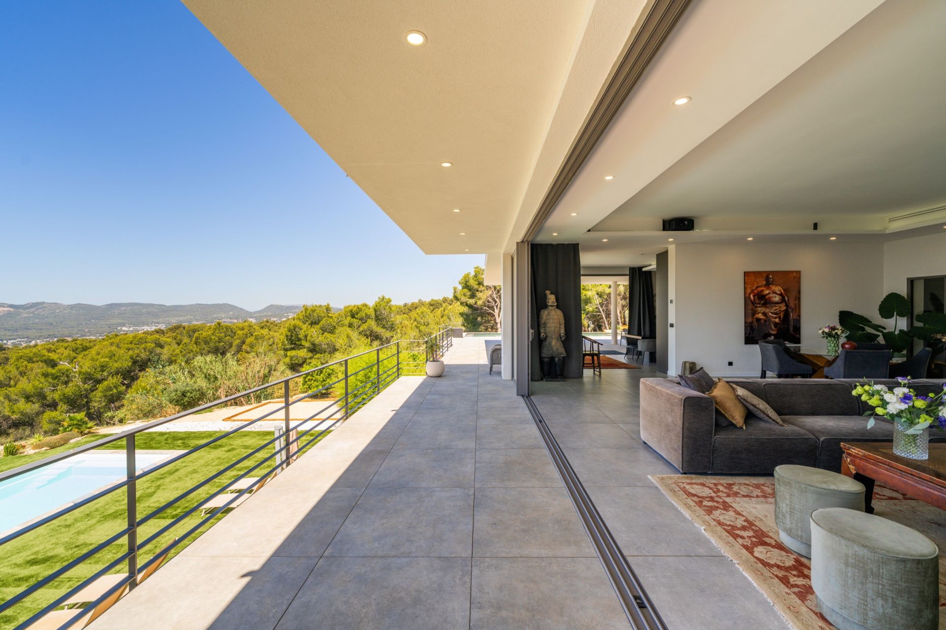 maison contemporaine 7 Pièces en vente sur CEYRESTE (13600)