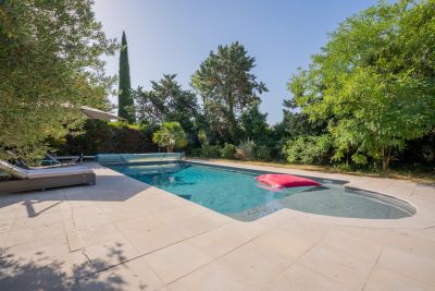 Location Maison Aubagne 5&nbsp;Pièces 188&nbsp;m²