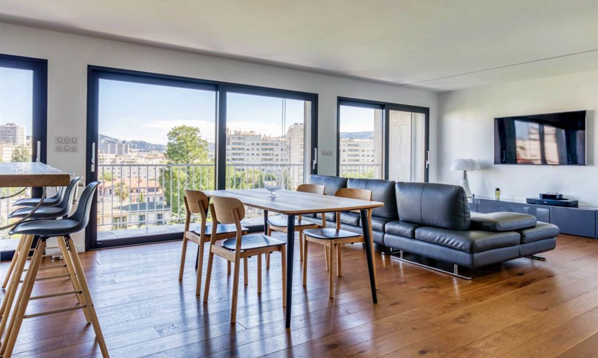 apartment 4 Rooms for rent on MARSEILLE (13008)