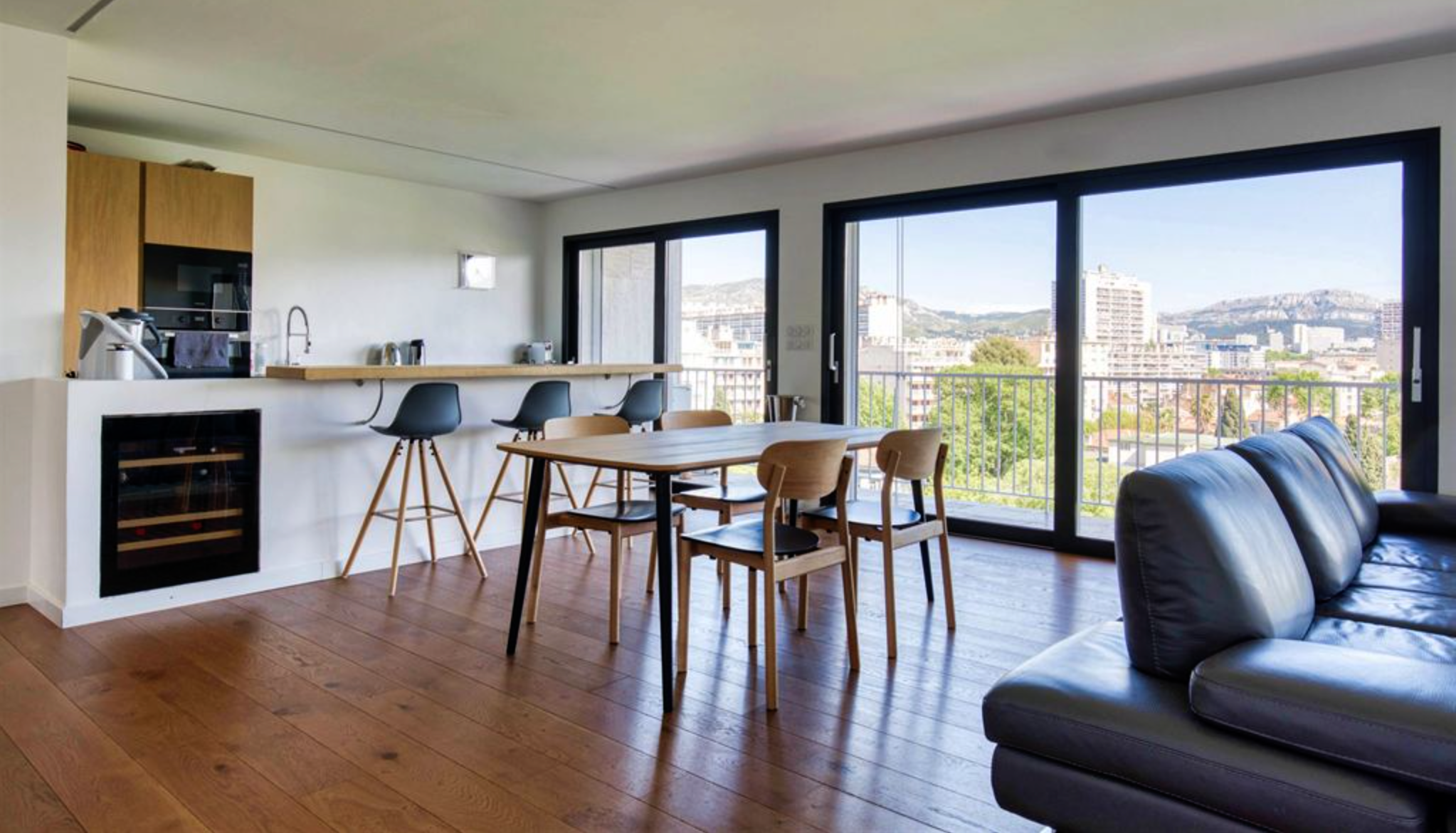apartment 4 Rooms for rent on MARSEILLE (13008)