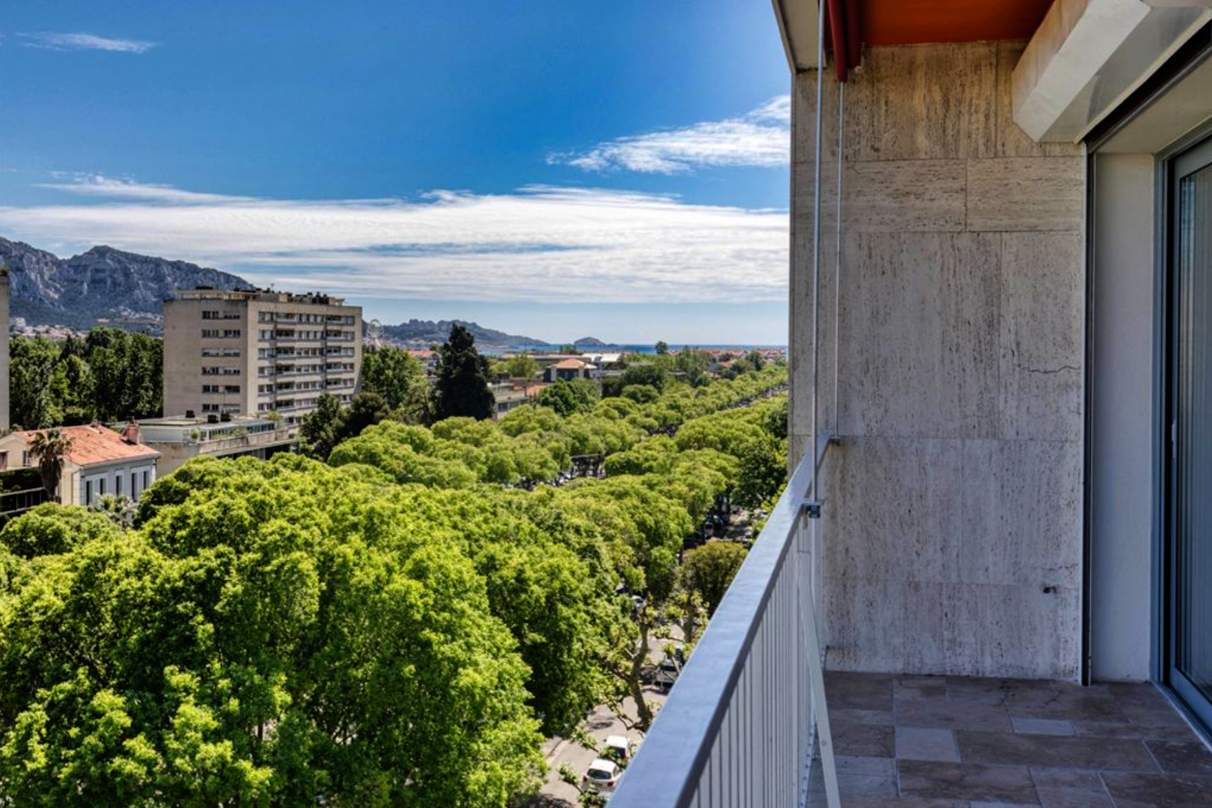 apartment 4 Rooms for rent on MARSEILLE (13008)