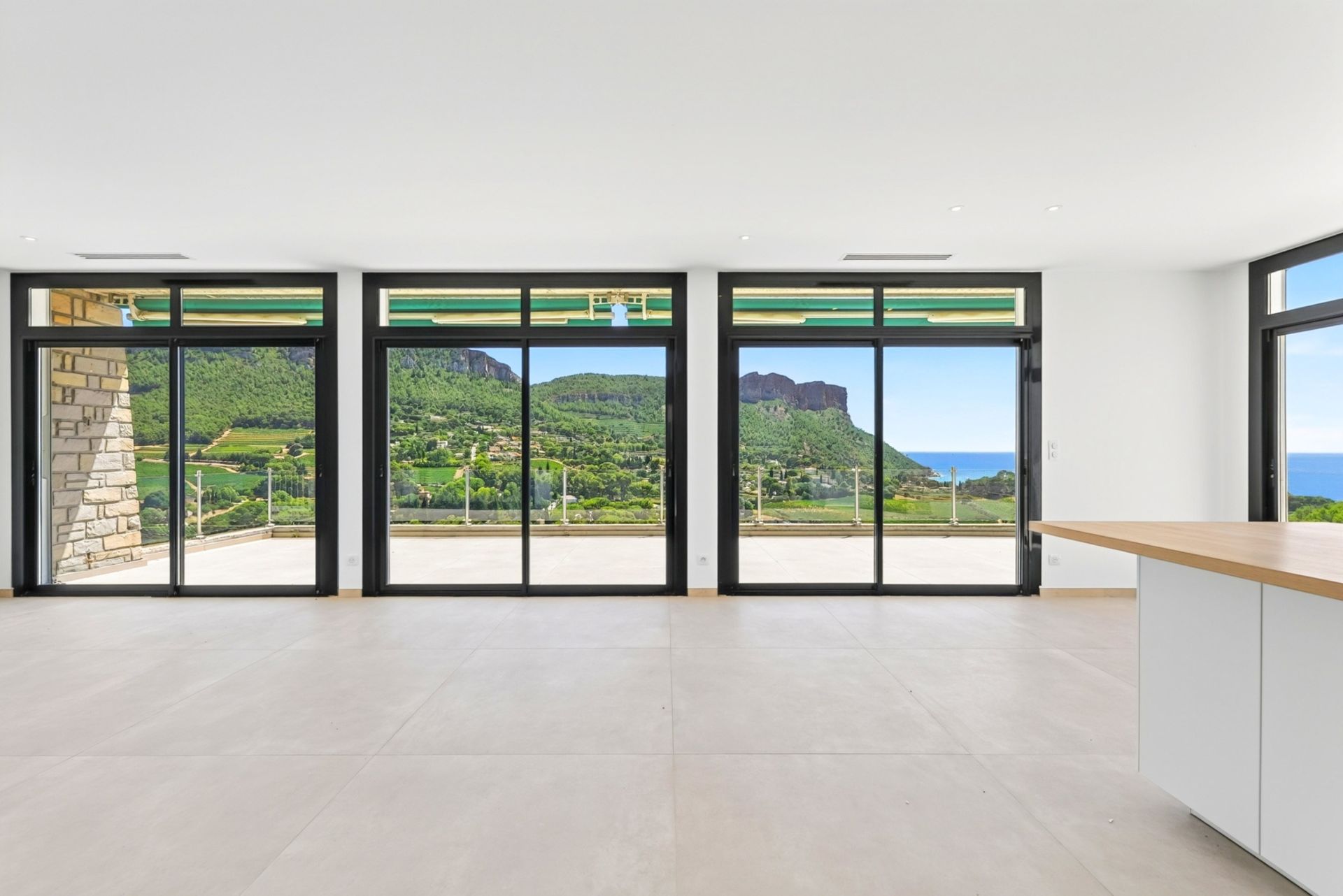 appartement 5 Pièces en vente sur CASSIS (13260)