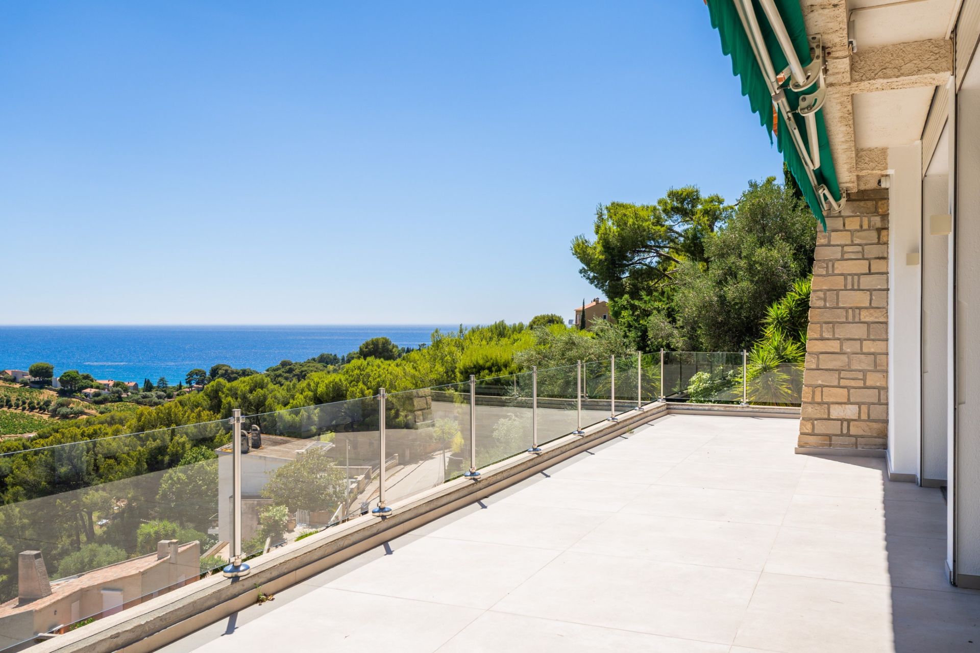 appartement 5 Pièces en location sur CASSIS (13260)