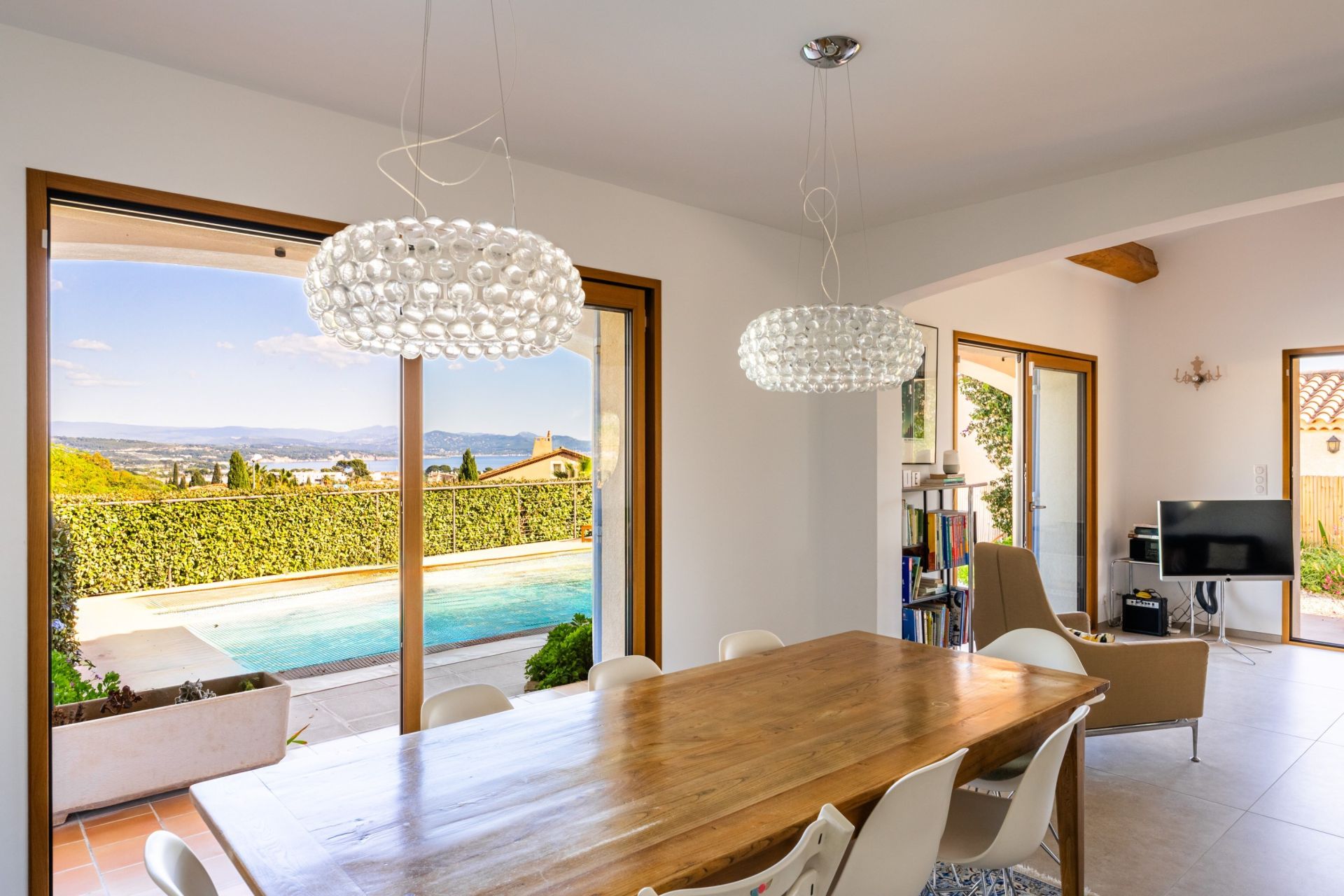 house 5 Rooms for sale on LA CIOTAT (13600)