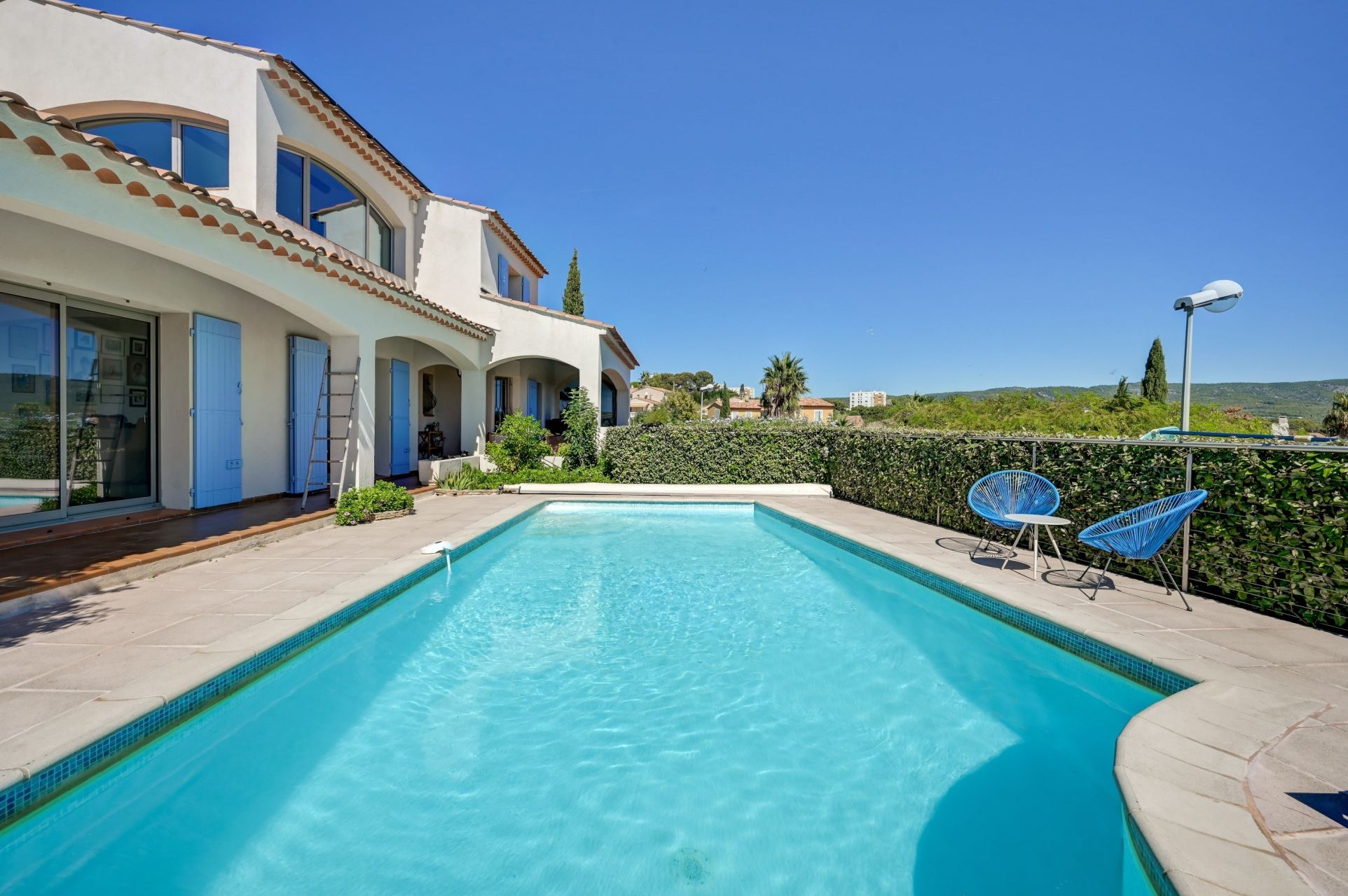 house 5 Rooms for sale on LA CIOTAT (13600)
