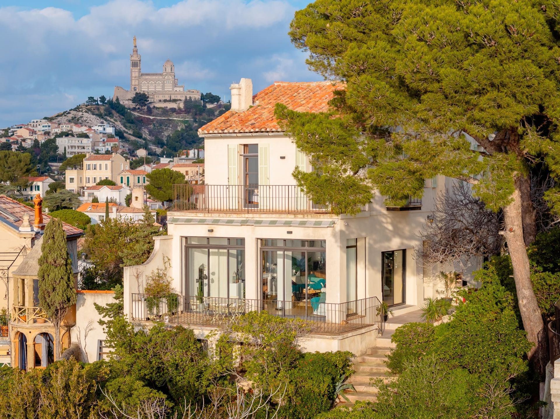 maison 6 Pièces en vente sur MARSEILLE (13007)
