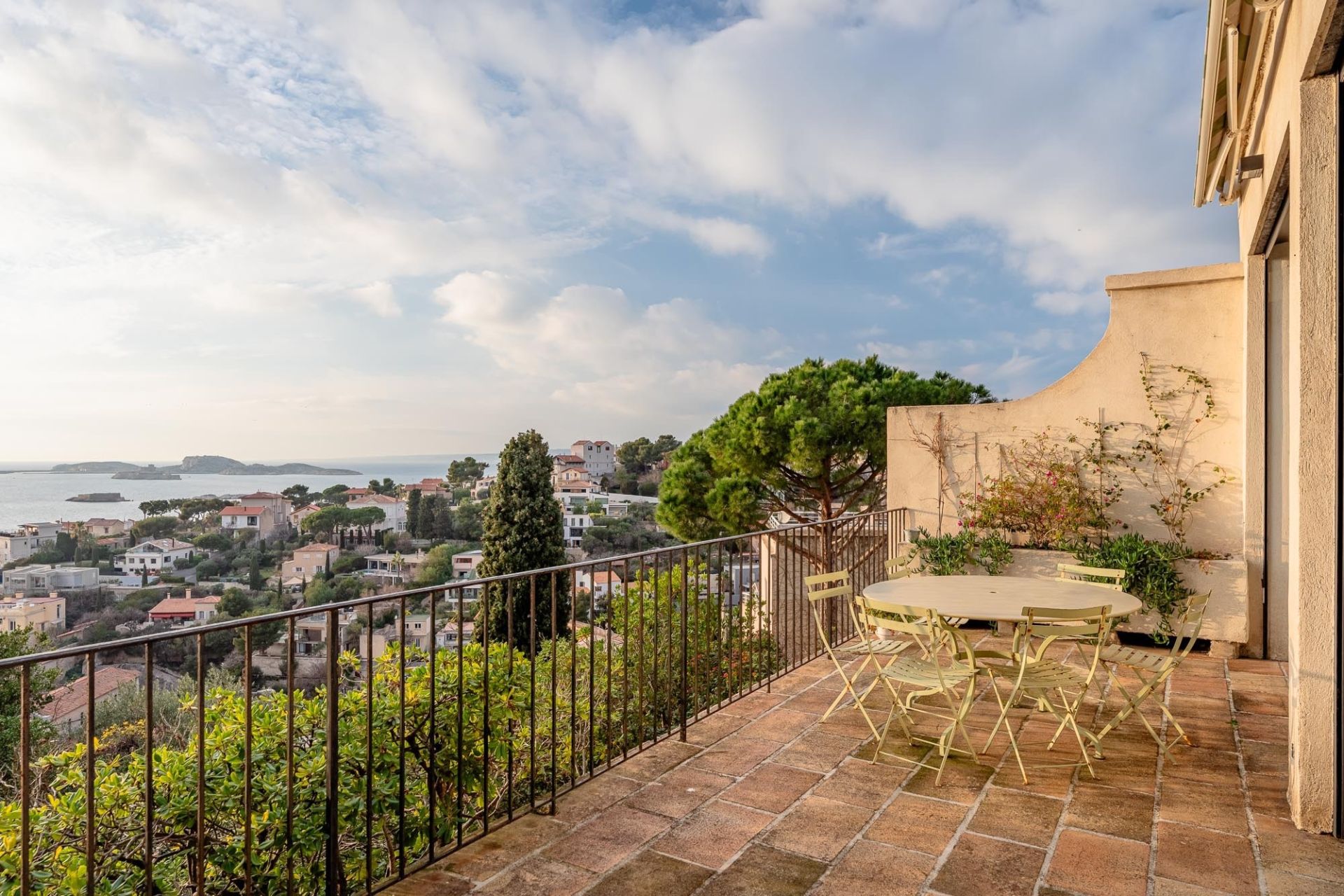 maison 6 Pièces en vente sur MARSEILLE (13007)