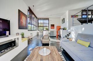 villa 5 Rooms for sale on LA CIOTAT (13600)