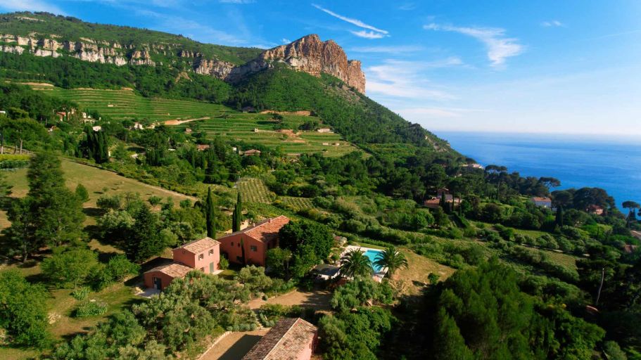 farmhouse 7 Rooms for seasonal rent on CASSIS (13260)