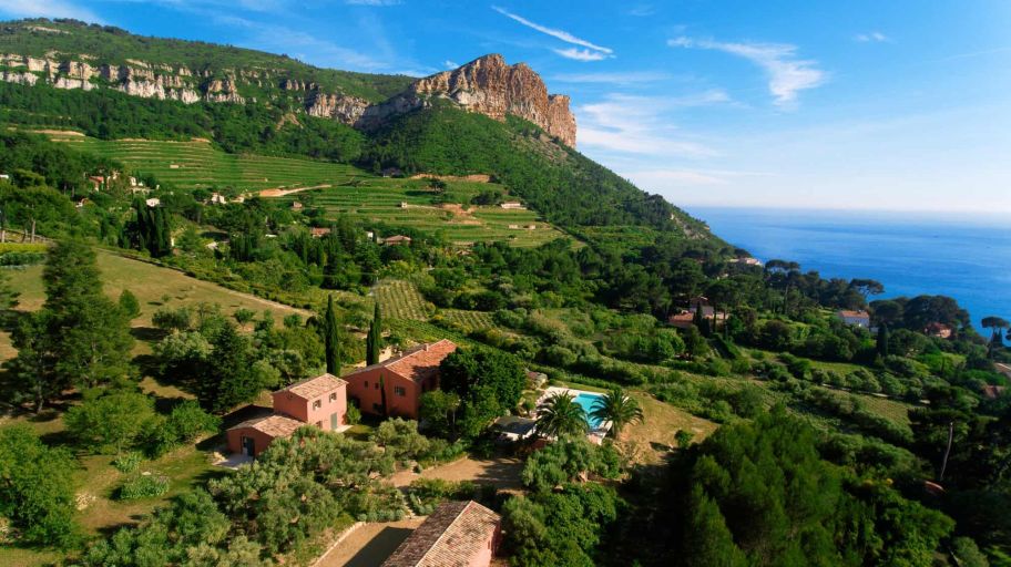 farmhouse 7 Rooms for seasonal rent on CASSIS (13260)