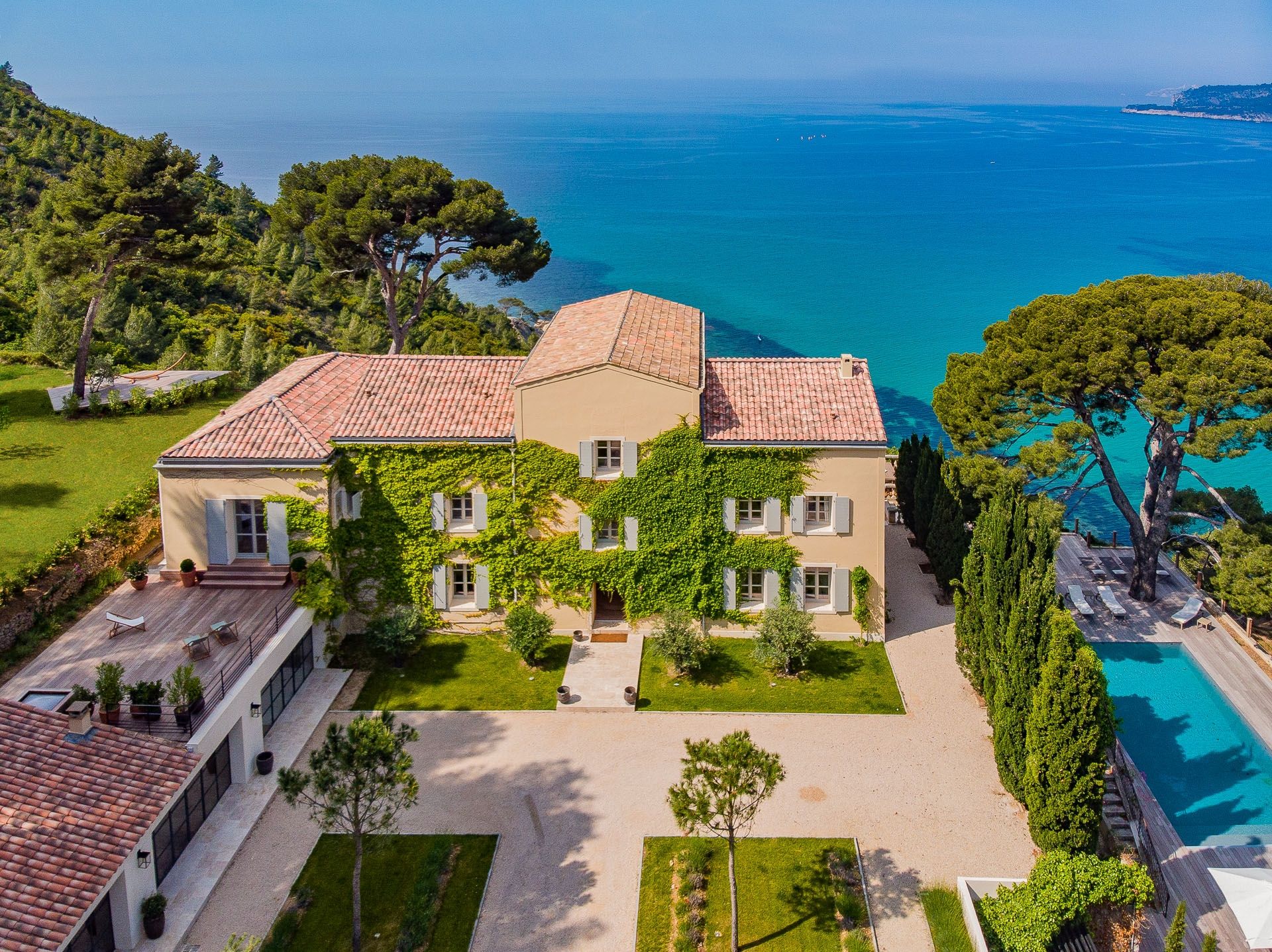property 15 Rooms for seasonal rent on CASSIS (13260)