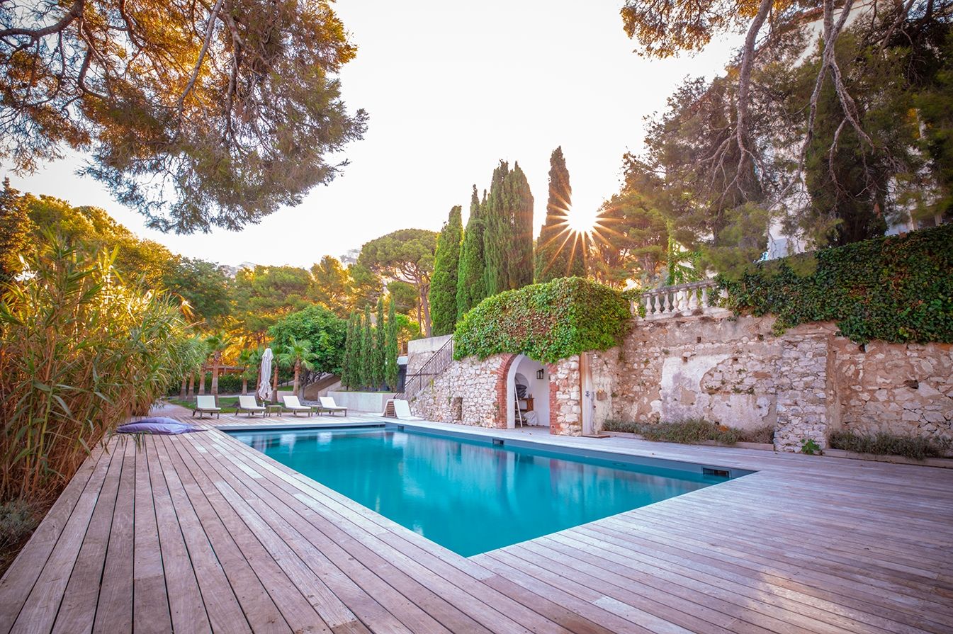 property 15 Rooms for seasonal rent on CASSIS (13260)