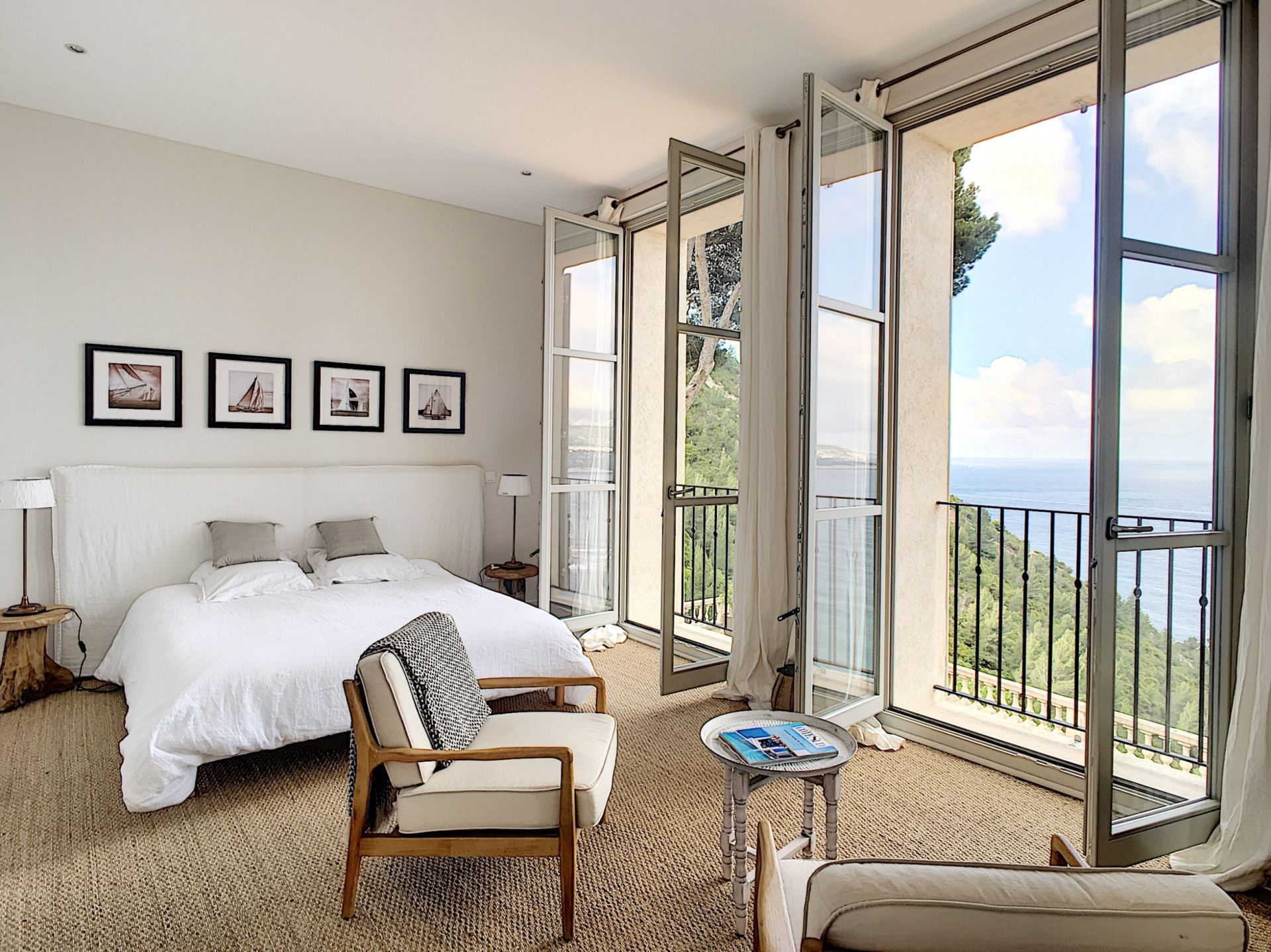 property 15 Rooms for seasonal rent on CASSIS (13260)