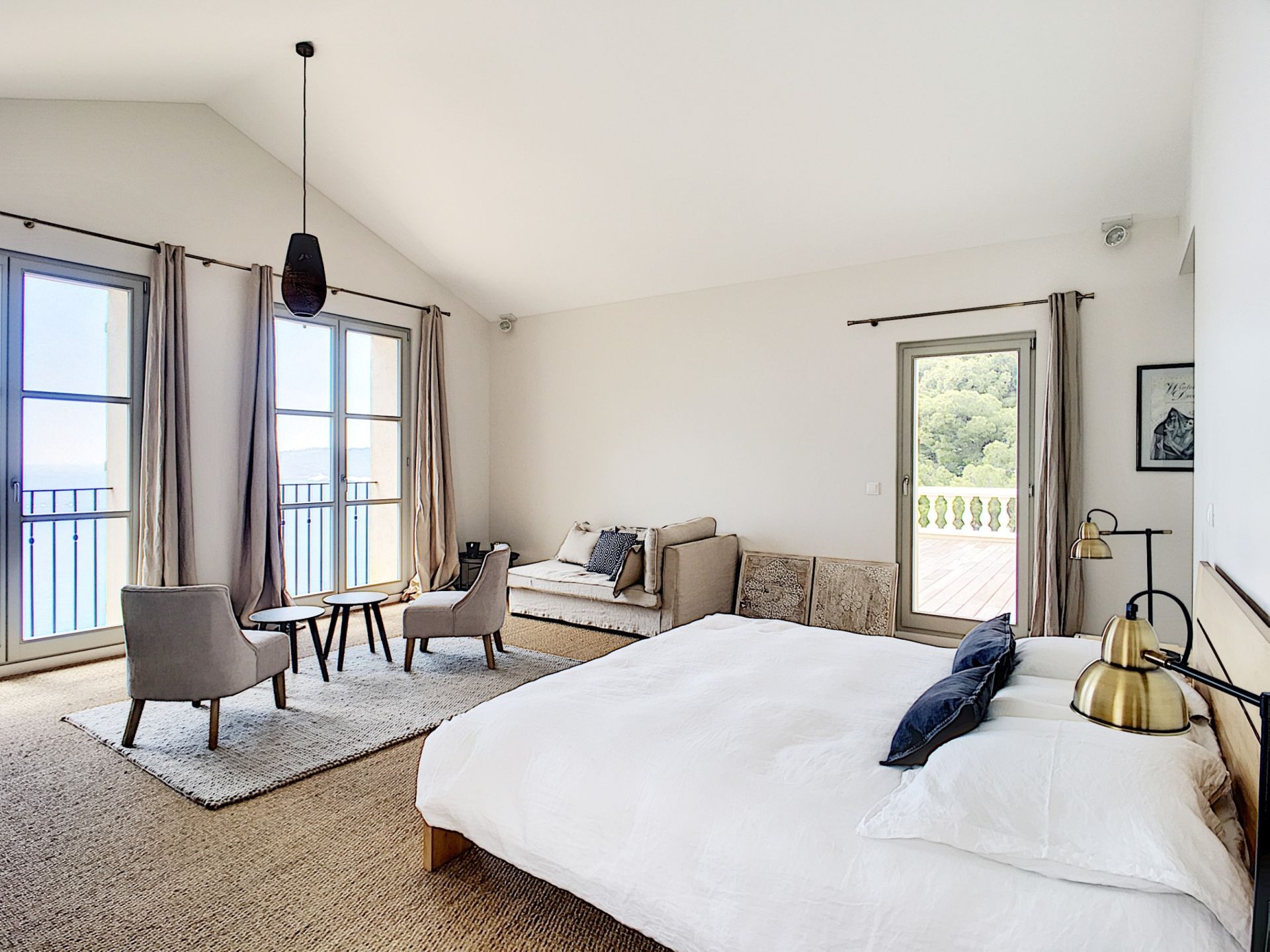 property 15 Rooms for seasonal rent on CASSIS (13260)