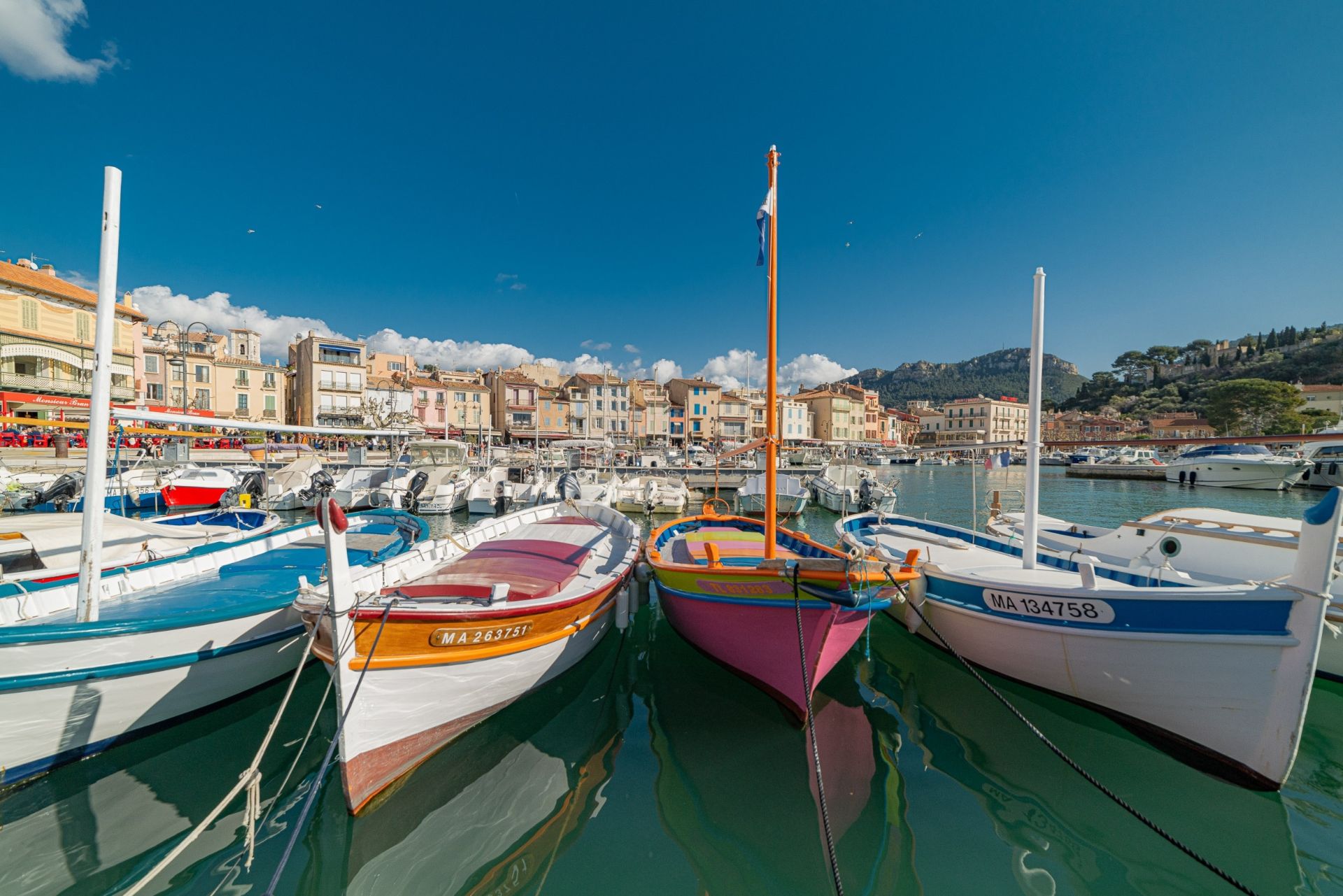 property 15 Rooms for seasonal rent on CASSIS (13260)