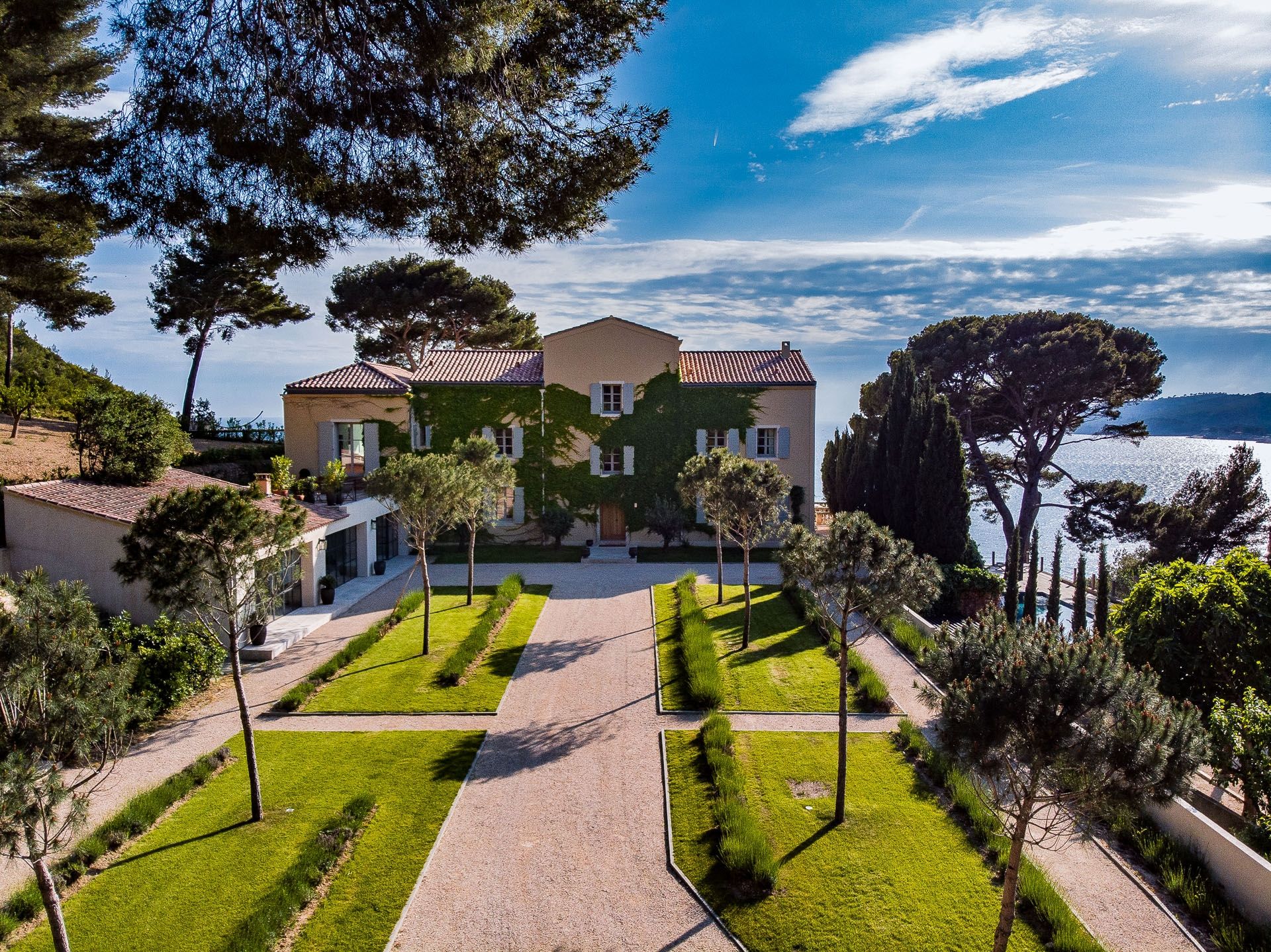 property 15 Rooms for seasonal rent on CASSIS (13260)