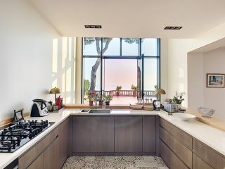 property 15 Rooms for seasonal rent on CASSIS (13260)