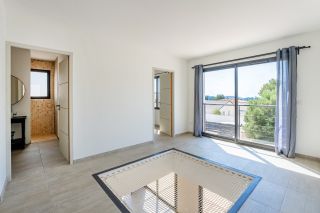 house 5 Rooms for sale on LA CIOTAT (13600)